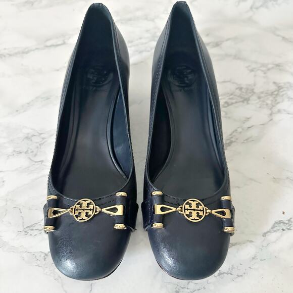Tory Burch Navy Leather Gold Logo Hardware Low Block Heel women’s Size 7 - Picture 3 of 12